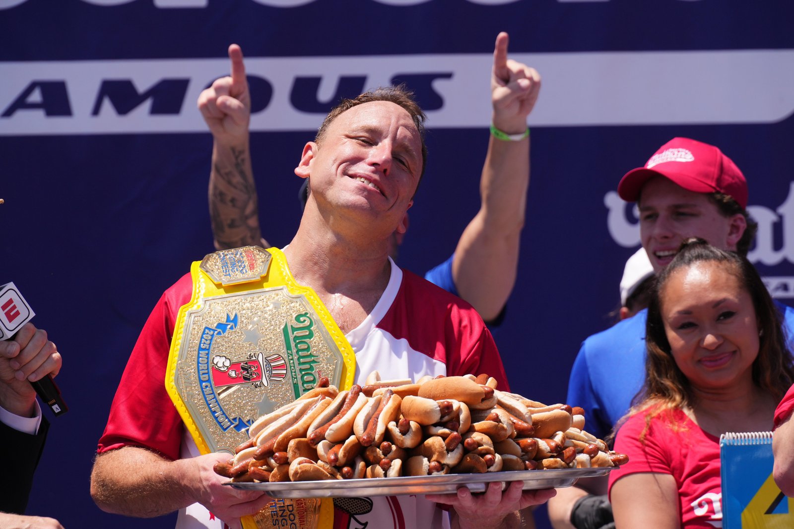 Casas de apostas dão Joey Chestnut como favorito esmagador no concurso de comer cachorros-quentes de 2026 — Academia de Jiu-Jitsu, Brazilian Jiu-Jitsu Academy