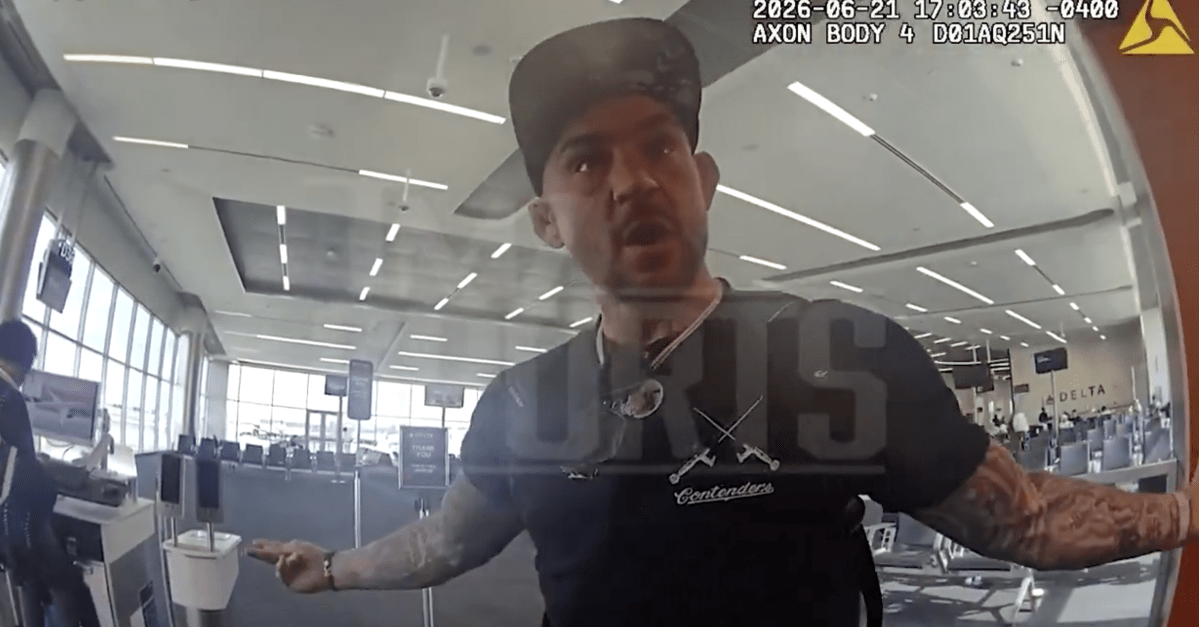 Vídeo da prisão de Dustin Poirier mostra comportamento errático e ameaças a policial no Aeroporto de Atlanta — Academia de Jiu-Jitsu, Brazilian Jiu-Jitsu Academy