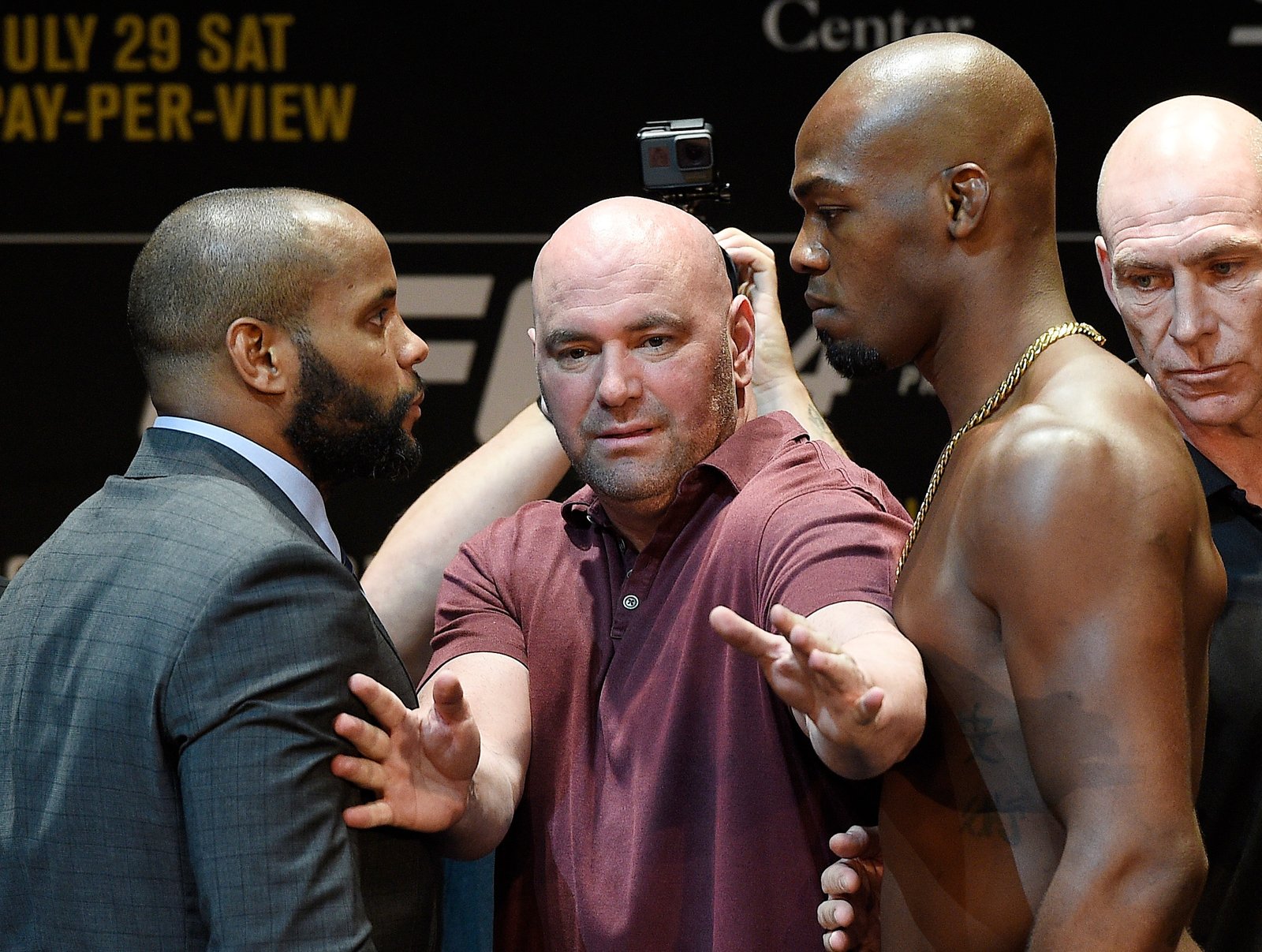 Daniel Cormier: Jon Jones recusou oferta de sete dígitos para lutar wrestling — 'Ele não vai fazer isso' — Academia de Jiu-Jitsu, Brazilian Jiu-Jitsu Academy