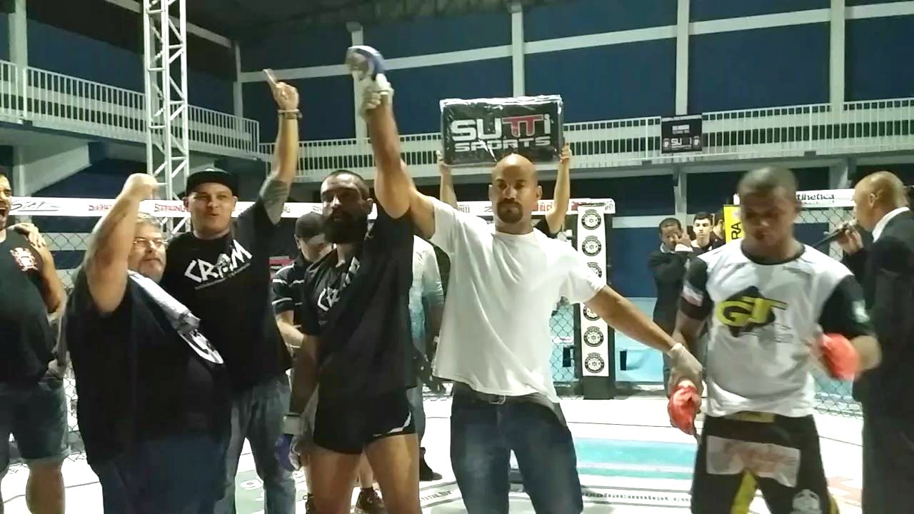 Leonardo Casotti vence Lucas Pereira por TKO e fatura cinturão "The Start 2" — Academia de Jiu-Jitsu, Brazilian Jiu-Jitsu Academy